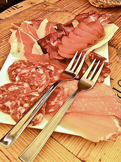 description salumi-volpi-e-luva.jpg